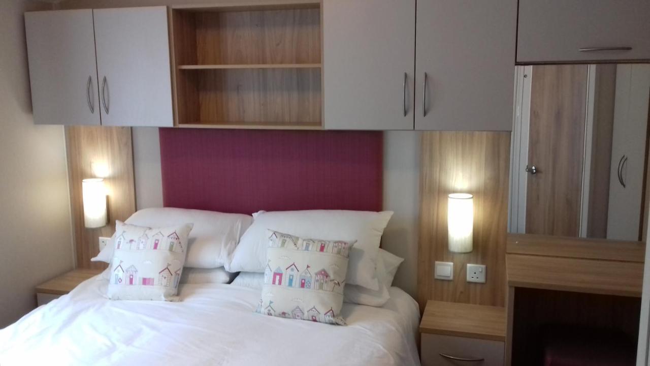 Porth Retreat At Newquay Bay Resort Esterno foto
